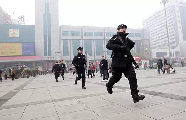 提醒！“上合”期間鄭州交警全員上崗查違法！有人已經(jīng)被處理了！