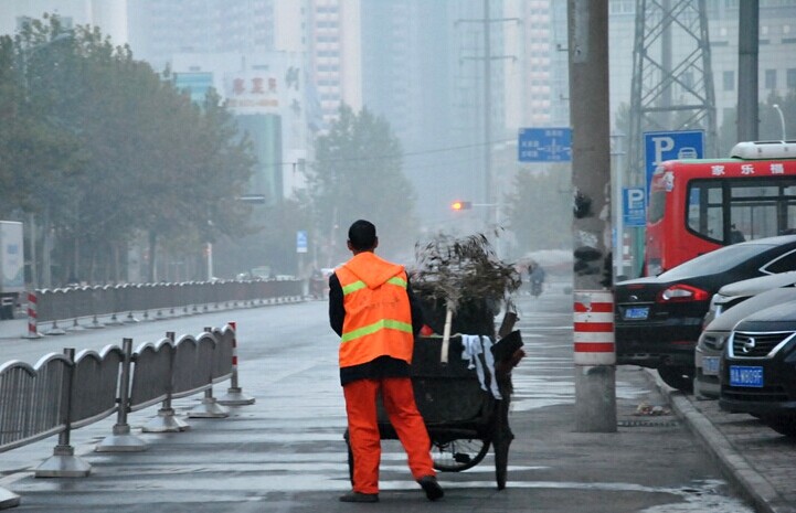河南第十七屆環(huán)衛(wèi)節(jié)：對“城市美容師”說聲辛苦了！