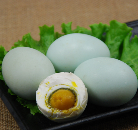 上蔡縣李國(guó)安靠養(yǎng)生態(tài)鴨走上致富路