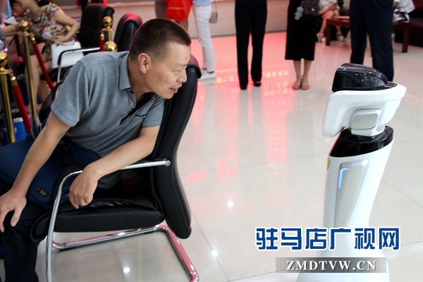 給客戶<a  href='http://www.blogvestidosde15.com/listseo-199-0.html' _fcksavedurl='http://www.blogvestidosde15.com/listseo-199-0.html'  title='介紹' target='_blank' >介紹</a>業(yè)務.JPG