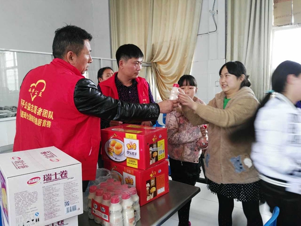 一群快樂(lè)的志愿者