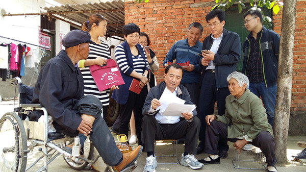 戚存杰到驛城區(qū)板橋鎮(zhèn)調(diào)研督導(dǎo)脫貧攻堅(jiān)工作