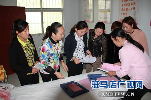 2、省計(jì)劃生育藥具調(diào)研組嚴(yán)格按照省計(jì)劃生育藥具服務(wù)規(guī)范進(jìn)行考核.JPG