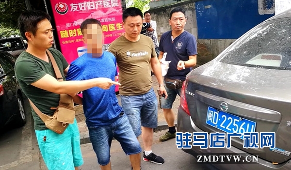在廈門抓獲電信詐騙嫌疑人，右一為胡凱_副本.jpg