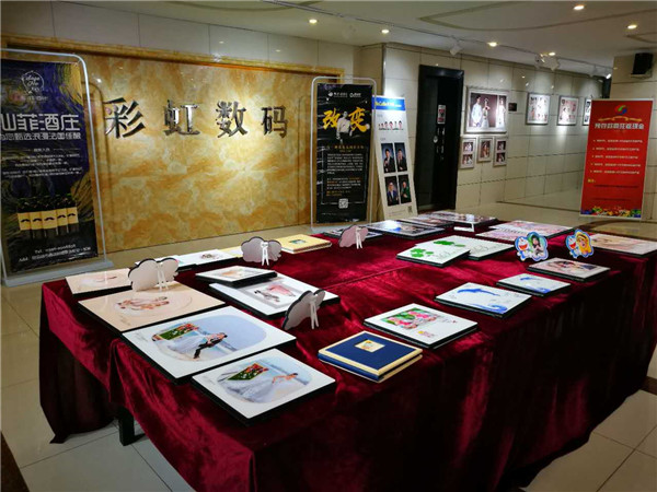 駐馬店彩虹數碼舉行18周年鉅惠回饋暨新產品發(fā)布會