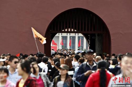 光明早報(bào)：紅十字會(huì)募捐受監(jiān)管；