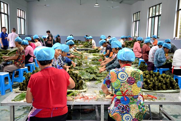 遂平領鑫農業(yè)：送產業(yè)上門 助力脫貧攻堅