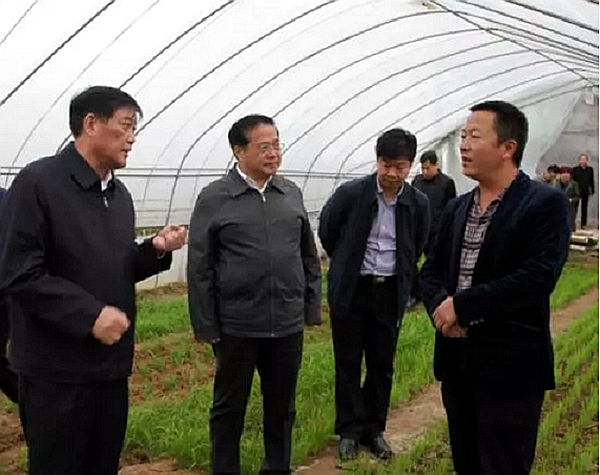 余學(xué)友深入泌陽(yáng)縣調(diào)研指導(dǎo)產(chǎn)業(yè)扶貧工作