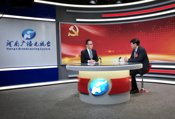 十九大黨代表、駐馬店市委書記余學(xué)友做客河南廣播電視臺北京演播室