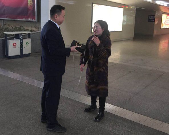 駐馬店西站：心系旅客 排憂解難顯真情