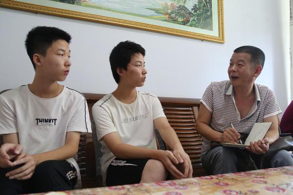 駐馬店最牛雙胞胎:哥哥676分上北大 弟弟679分上清華