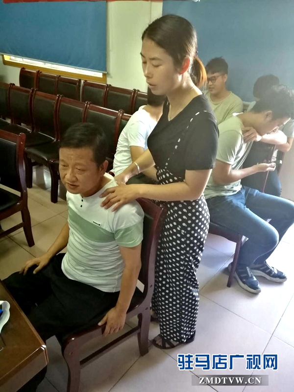 雪松派出所:攜手中醫(yī)義診 關(guān)注民警健康