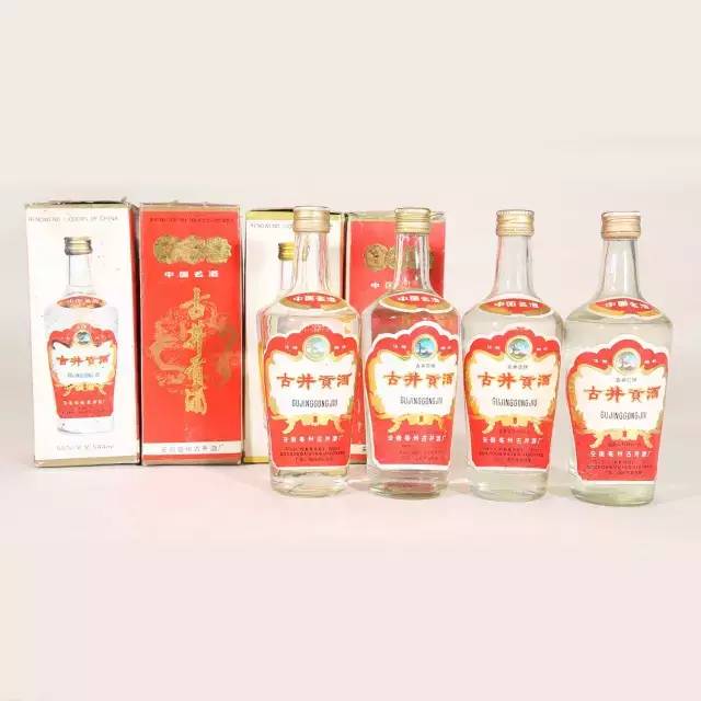 三十年前的名酒都長(zhǎng)啥樣？看看就知道老了