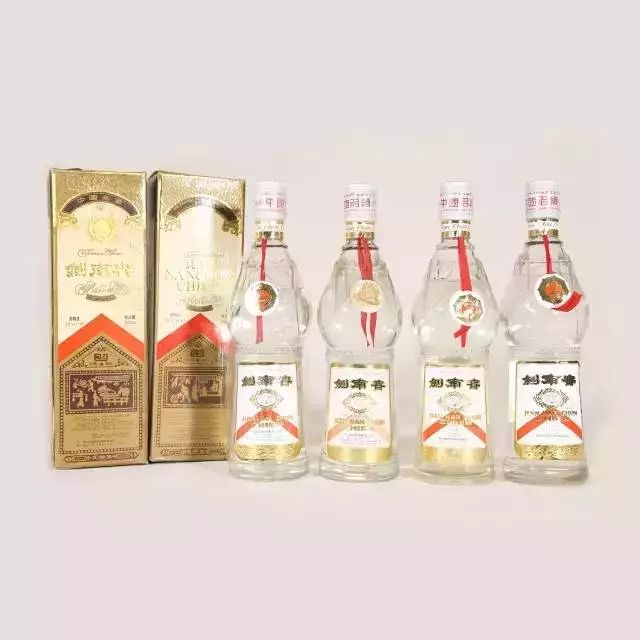 三十年前的名酒都長(zhǎng)啥樣？看看就知道老了
