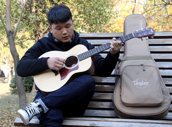 黃淮學(xué)院大二學(xué)子原創(chuàng)音樂(lè)播放量破千萬(wàn) 拒絕出道撈金