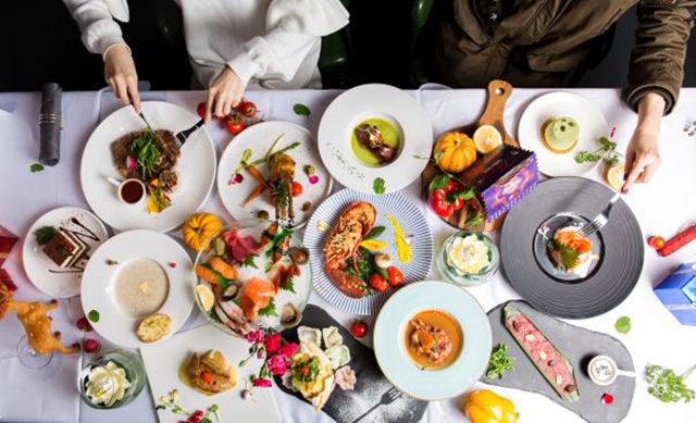 暴飲暴食影響健康，一次吃得多也傷肝