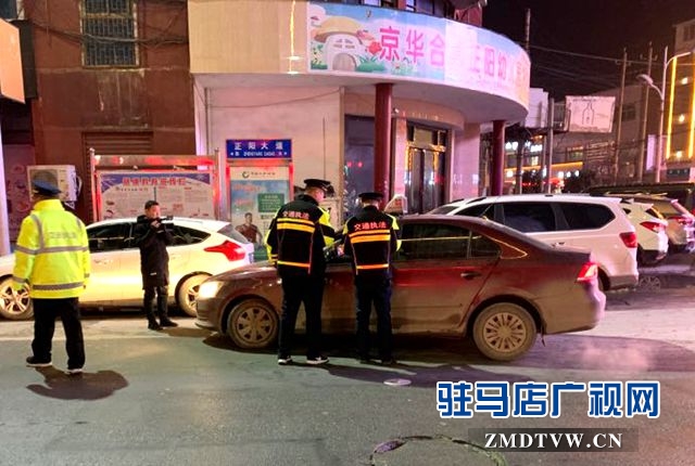 正陽縣交通運(yùn)輸執(zhí)法局突擊檢查出租車營運(yùn)秩序