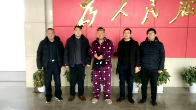 致人輕傷逃了   回家過(guò)年載了