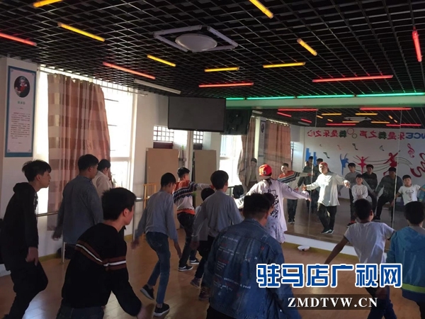 愛心舞者趙威 用行動把愛傳遞