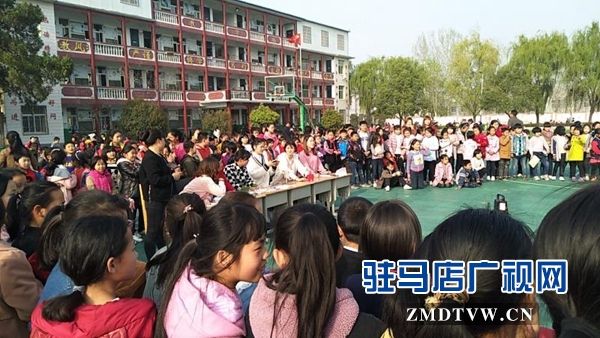 泌陽(yáng)縣舉辦“國(guó)歌小歌手”歌唱比賽