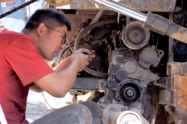 正陽農(nóng)機監(jiān)理站“送檢下鄉(xiāng)”備戰(zhàn)“三夏”