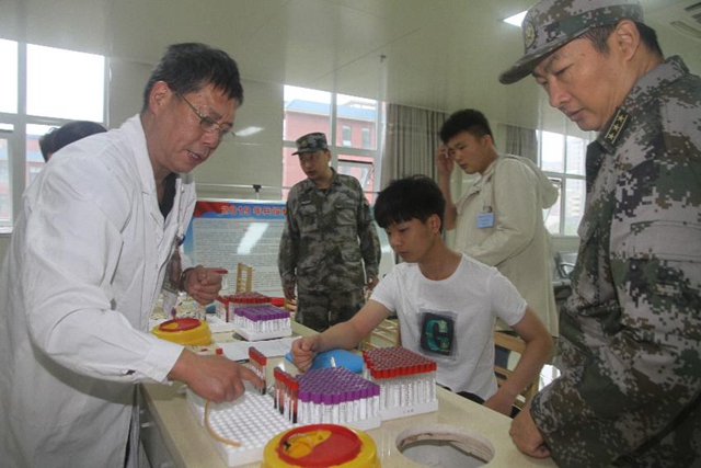 驛城區(qū)300余名大學(xué)生參加預(yù)征體檢