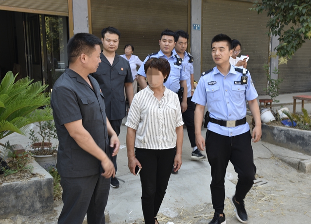 泌陽(yáng)縣法院開(kāi)展集中執(zhí)行活動(dòng)  12名“老賴”被抓捕
