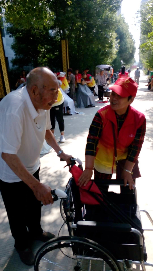 涂善珍：誰(shuí)都有難的時(shí)候 能幫就幫一把