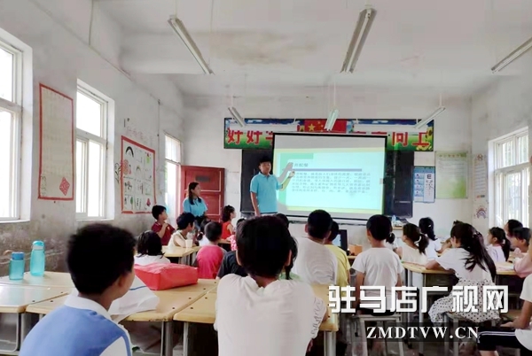 黃淮學(xué)院暑期社會(huì)實(shí)踐團(tuán)為孩子們普及體育保健知識(shí) 