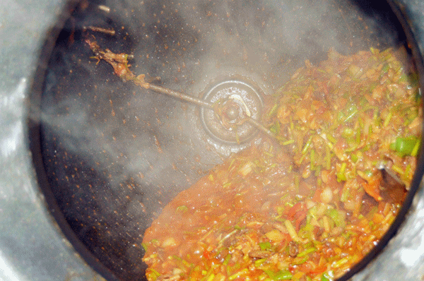 深夜食堂：攢勁弟弟帶你吃！烏魯木齊十大經(jīng)典拌面館，咱新疆人就好這口... 