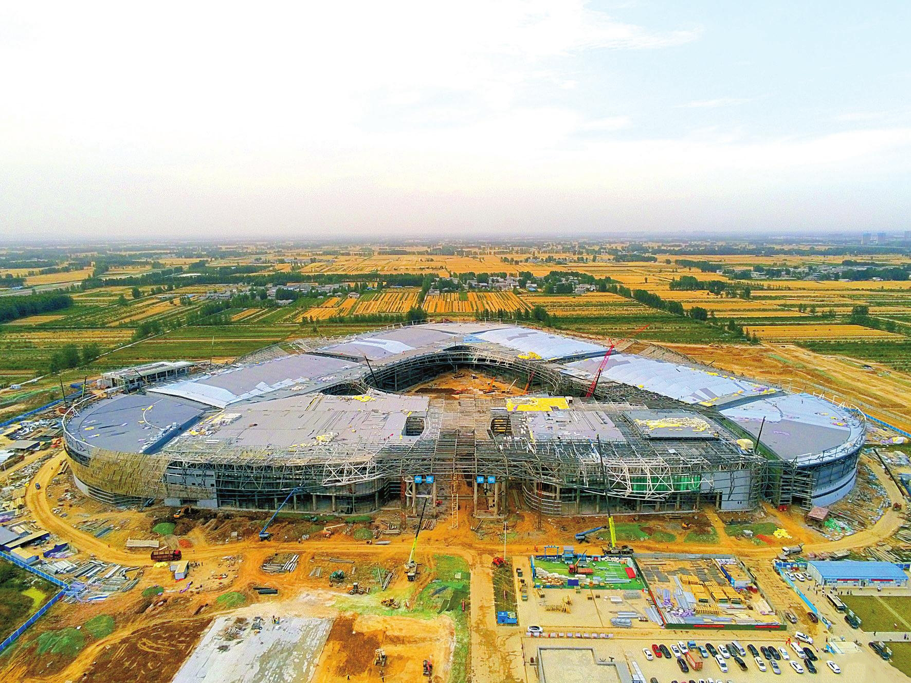 國際會展中心項(xiàng)目建設(shè)科學(xué)施工緊鑼密鼓