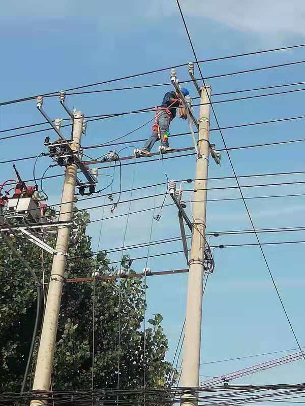 正陽縣供電公司采取多項(xiàng)措施應(yīng)對大暑大“烤”天氣