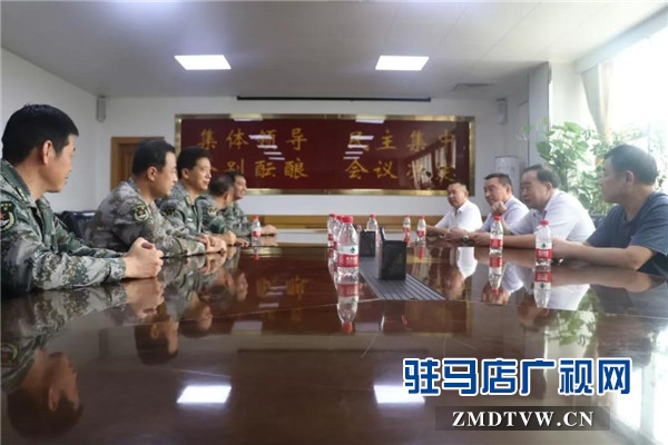 “八一”建軍節(jié)河南朗陵酒業(yè)領導一行走進駐確部隊慰問