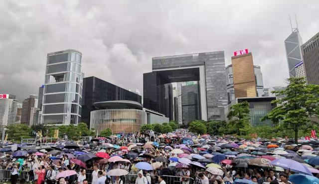 忍無可忍，終于出手了！這一次香港人不再沉默，這個決定非同尋常 
