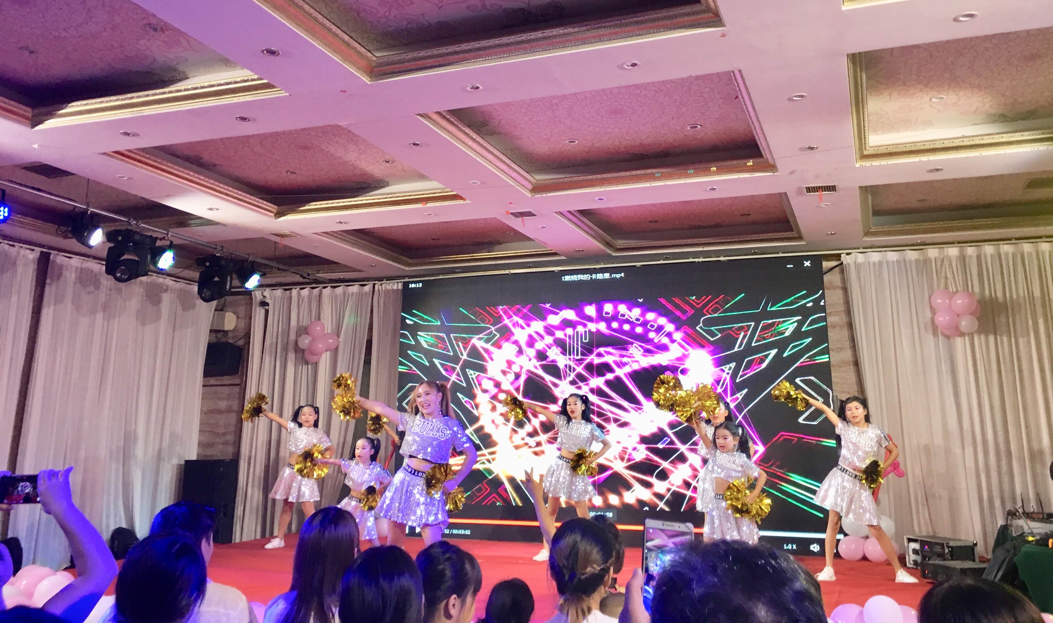 “不忘初心，方得始終”暨本心潤東國際藝術(shù)學(xué)校第一屆匯報(bào)演出精彩綻放