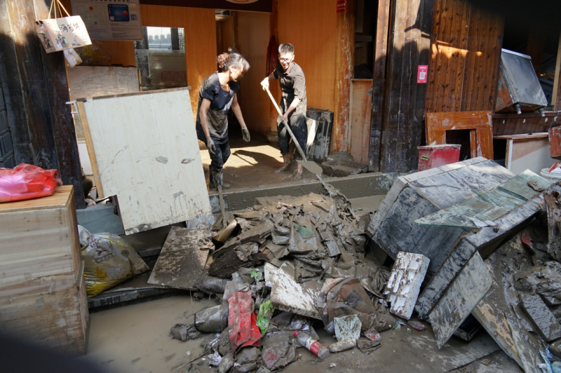 臺(tái)風(fēng)侵襲臨海古城：當(dāng)古建筑遭遇洪水猛獸，我們?cè)撊绾螒?yīng)對(duì)？ 