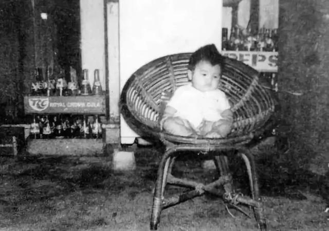 那個(gè)“躲在車底”，消失了快10年的阿杜去哪了？