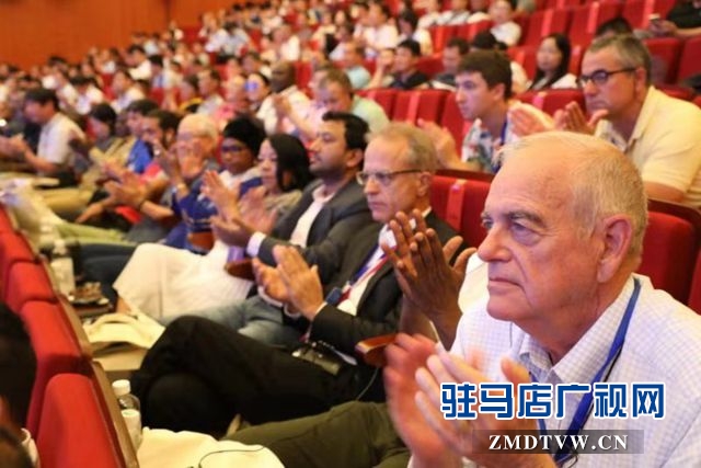 第五屆平輿白芝麻產(chǎn)業(yè)大會(huì)開幕 吸引19個(gè)國(guó)家外賓到會(huì)交流合作