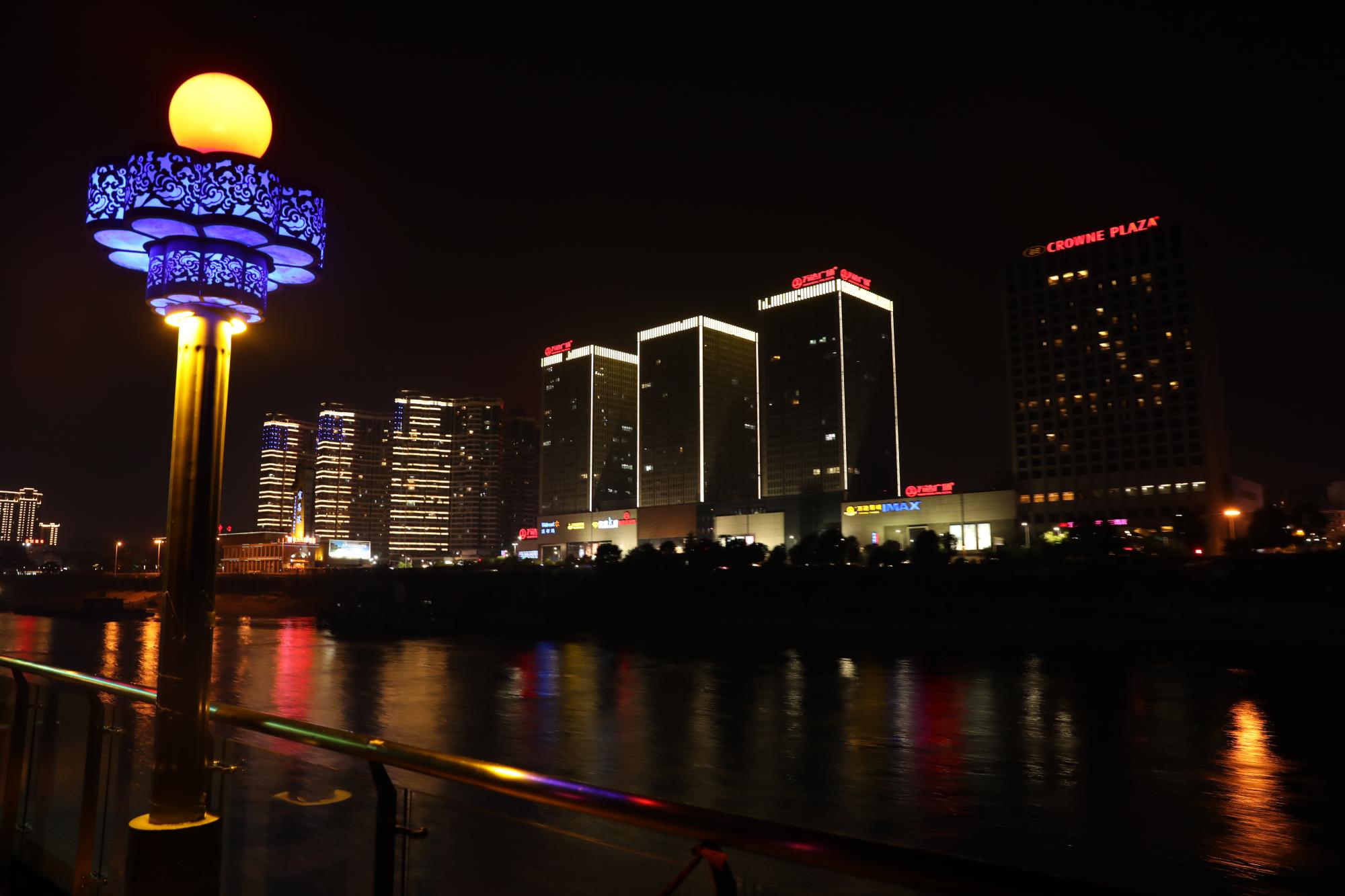 感受巴風楚韻 點贊綠色宜昌——“全國百名網(wǎng)媒總編看宜昌”活動側(cè)記