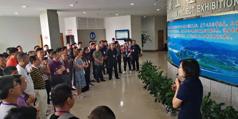 全國百家網(wǎng)媒總編走進三峽大壩、屈原故里