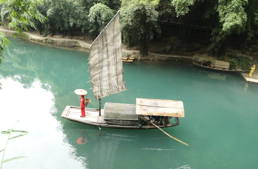 感受巴風楚韻 點贊綠色宜昌——“全國百名網(wǎng)媒總編看宜昌”活動側(cè)記