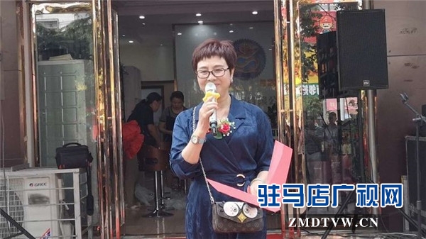 金秋九月龍玖商貿(mào)九玖酒莊隆重開業(yè)并聯(lián)合艾思莊園推出免費(fèi)送酒活動(dòng)