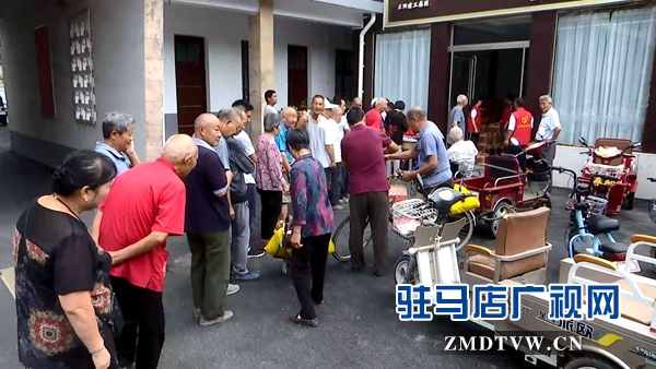 正陽縣建工集團公司組織中秋敬老活動