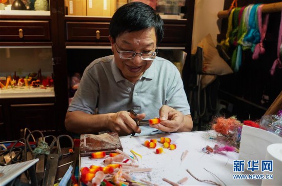 “守藝人”趙樹(shù)憲：期待手工藝絨花能夠品牌化、產(chǎn)業(yè)化