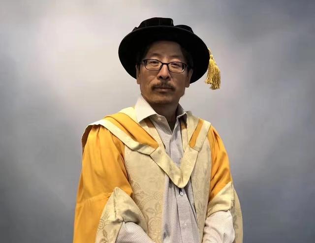 冷軍畫蒙娜麗莎的微笑，草圖都賣186萬？放大25倍后見證奇跡！ 