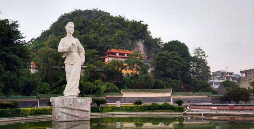 她是中國的毒舌鼻祖，一千多年前就用freestyle把地主老財(cái)懟了 
