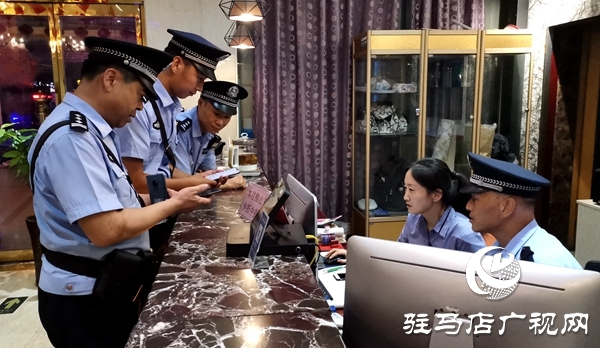 駐馬店市公安局西園派出所開(kāi)展巡邏守轄區(qū)平安