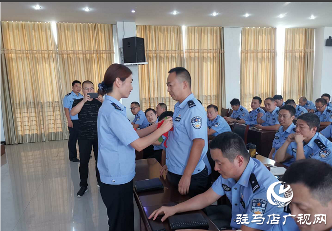 平輿縣公安局對(duì)新中國(guó)成立70周年慶?；顒?dòng)中涌現(xiàn)的先進(jìn)典型予以戰(zhàn)時(shí)表彰 
