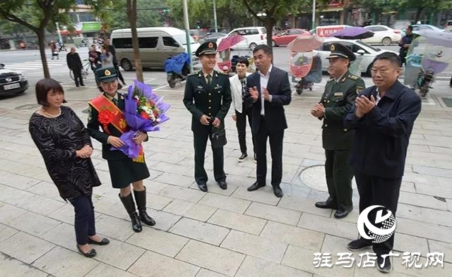上蔡楊屯鄉(xiāng)歡迎參加閱兵式歸來的大學生女兵