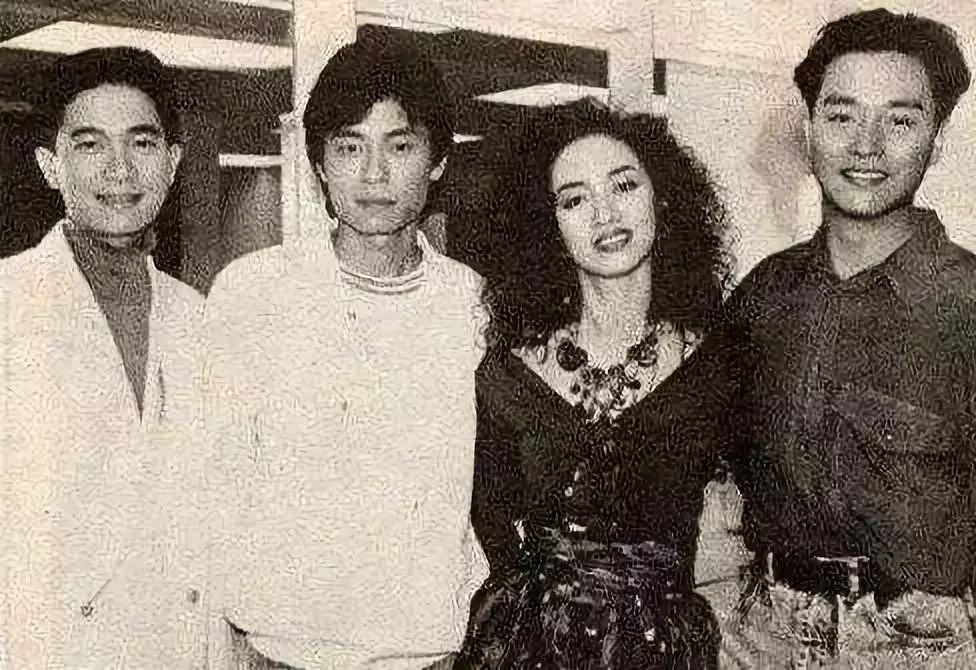 被毒啞的王杰，今天57歲了：年少愛(ài)聽(tīng)他的歌，再聽(tīng)已是傷心人 